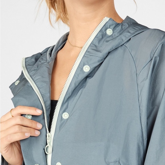 Fabletics Halle Cropped Hooded Jacket In Raincloud/Cool Mint - Picture 3 of 9